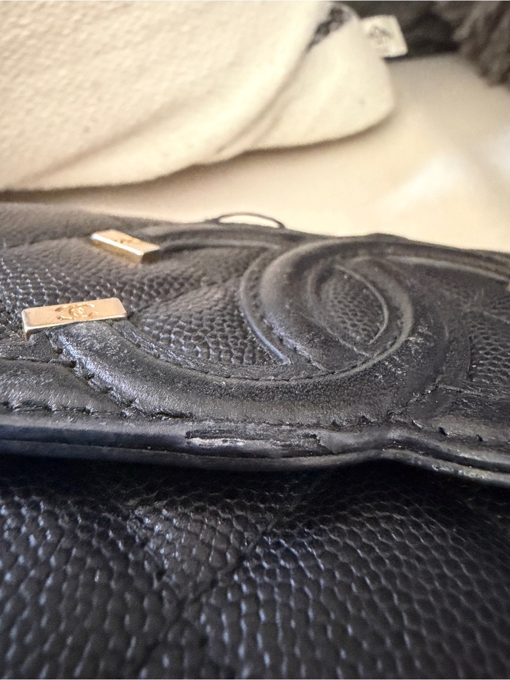 Authentic CHANEL Filigree Caviar Compact Wallet - Picture 8 of 16